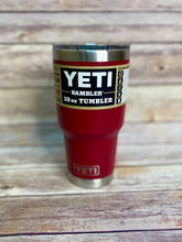 Load image into Gallery viewer, Yeti Rambler 30 oz Tumbler With Magslider Lid
