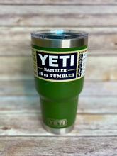 Load image into Gallery viewer, Yeti Rambler 30 oz Tumbler With Magslider Lid
